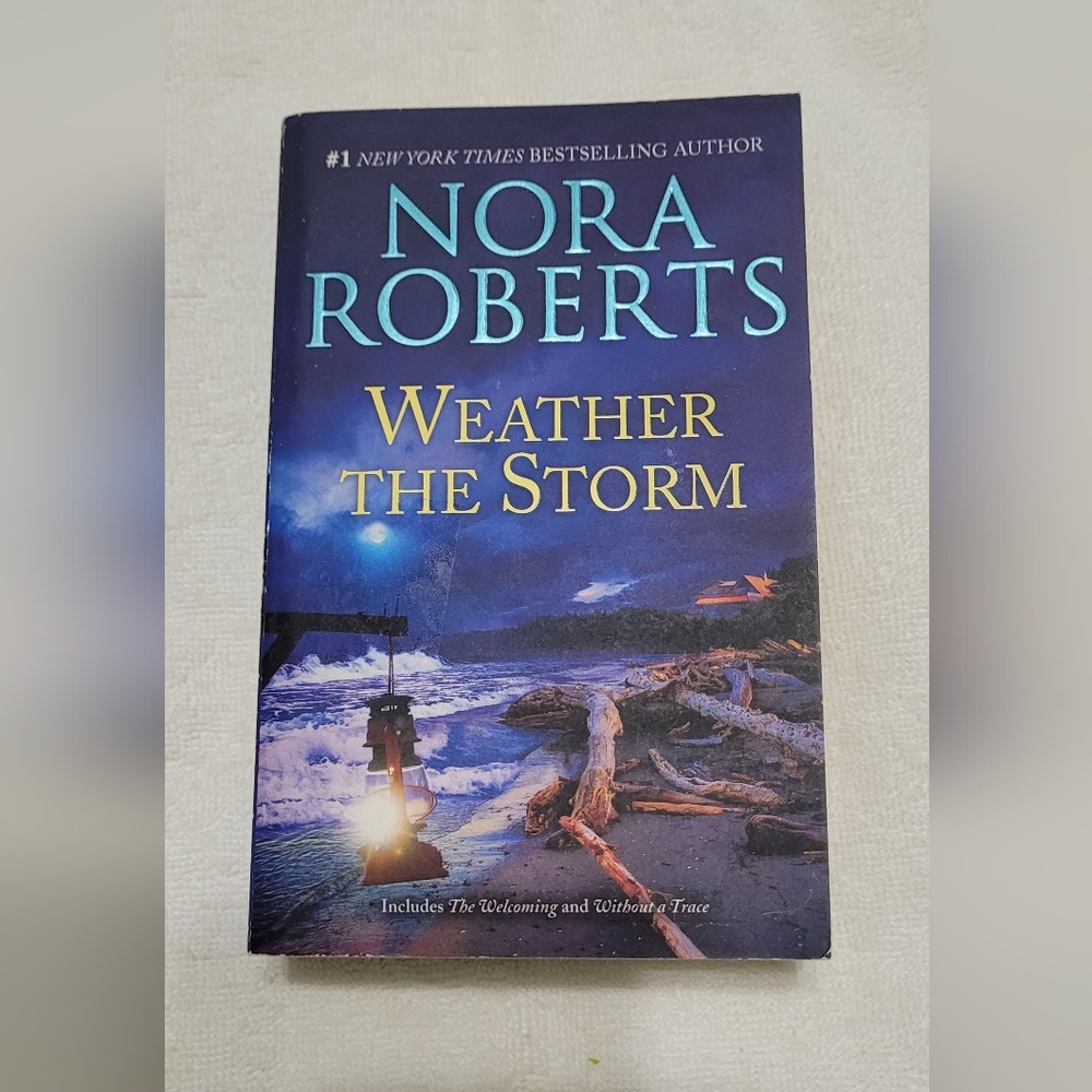 💲2️⃣ Nora Roberts 📚Weather The Storm Paperback Novel Mystery Romance Suspense